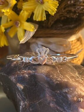 Silver Tone Claddagh Bangle Bracelet